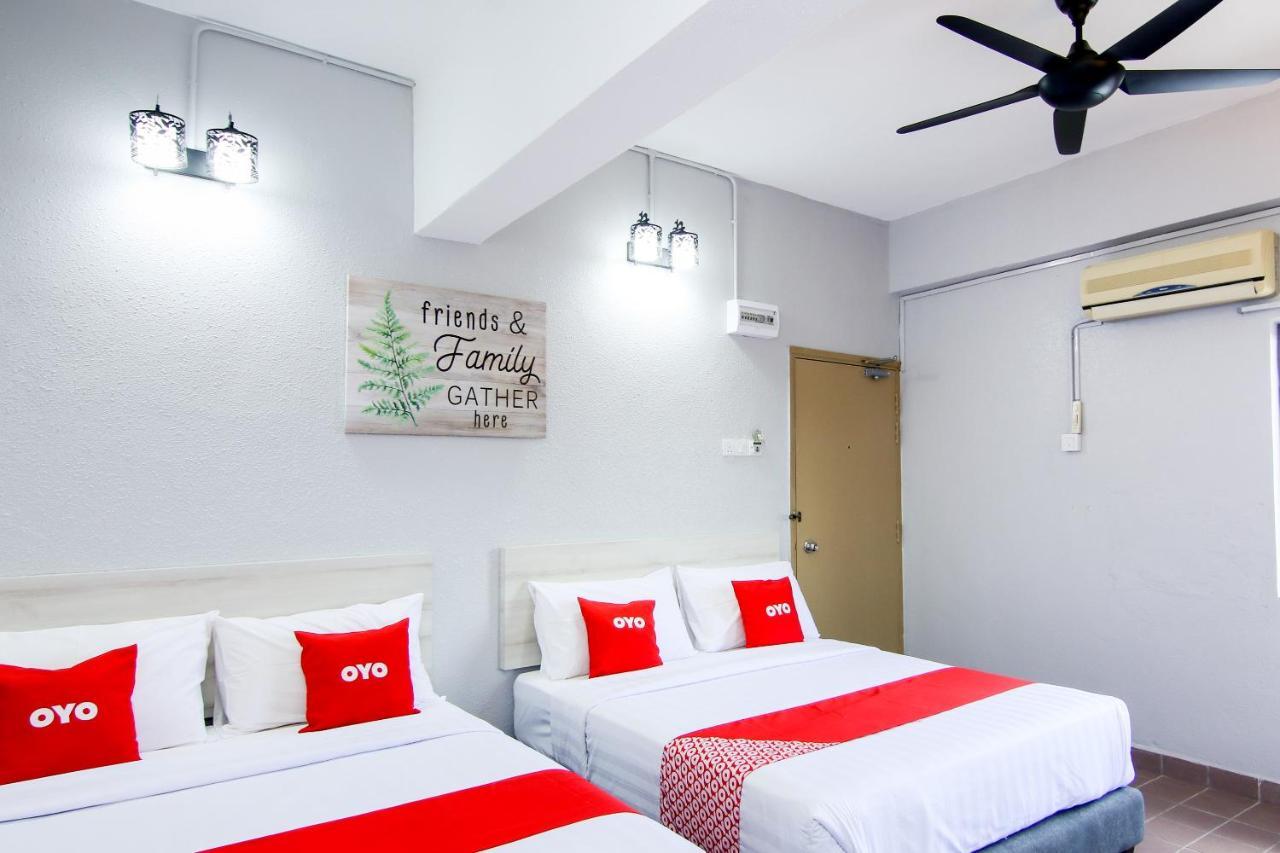 Oyo 89846 Lotus Inn Hotel Malacca Exterior photo