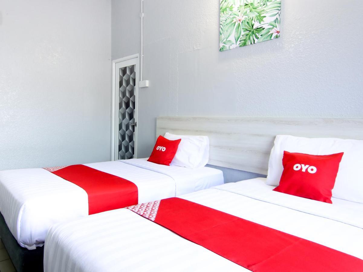 Oyo 89846 Lotus Inn Hotel Malacca Exterior photo